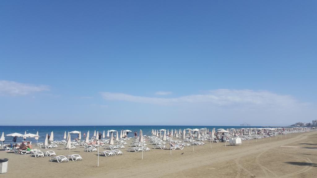 Alex Beach Apartment 31 Larnaca Eksteriør billede